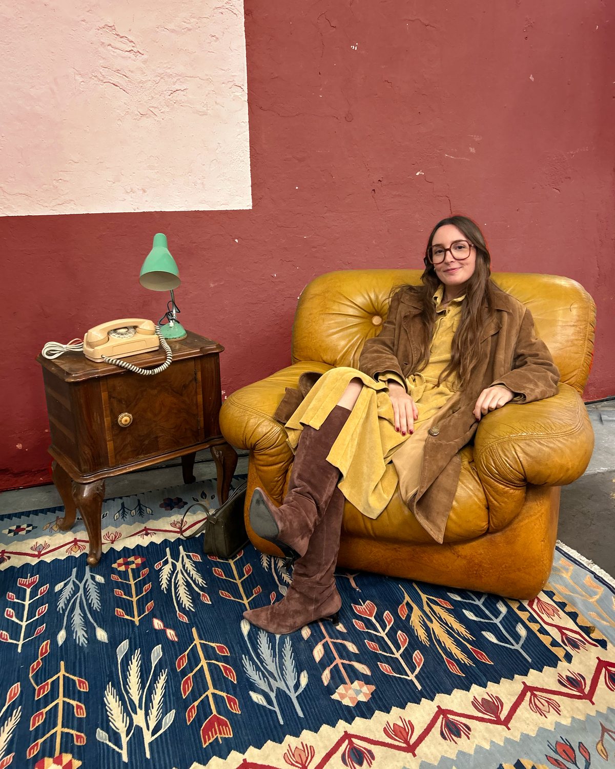 Ilaria shopping in a Milan vintage boutique